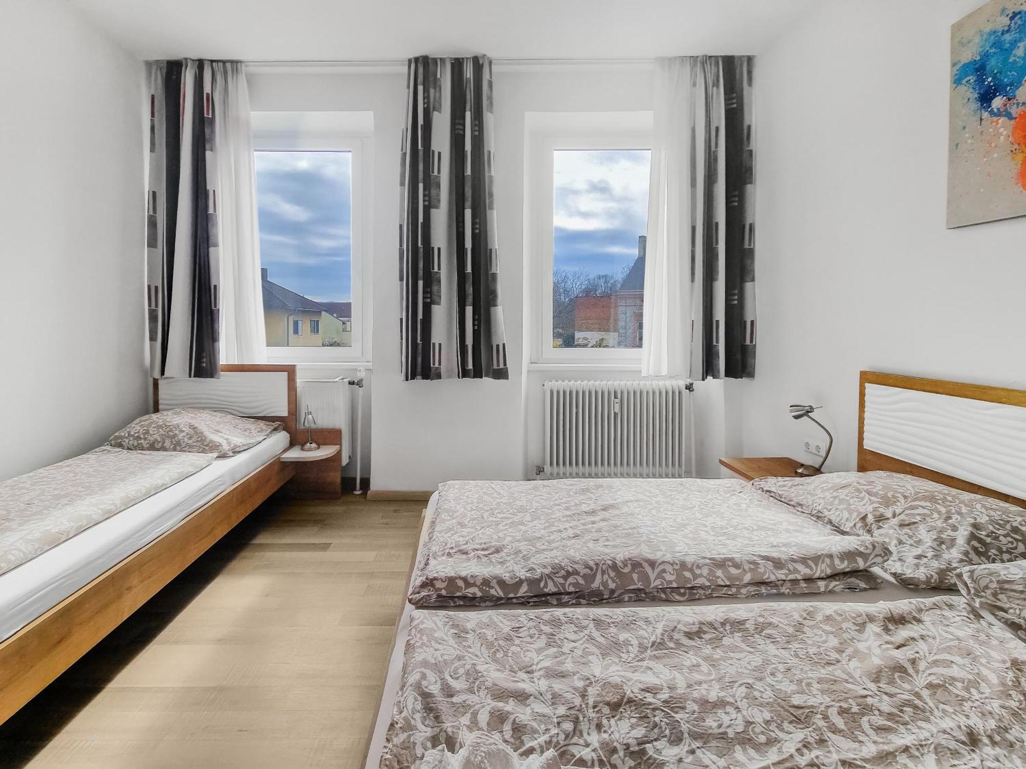 Josef Wolfik Strasse 10 Apartment Stockerau Habitación foto